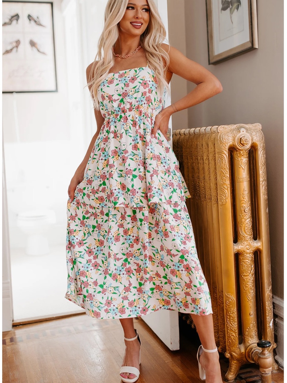 NWT Listicle Flower Fields Tiered Floral Midi
Dress Size S